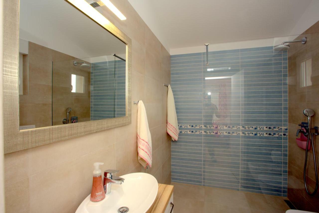 Luxury Villa Lidija Brzac Екстер'єр фото