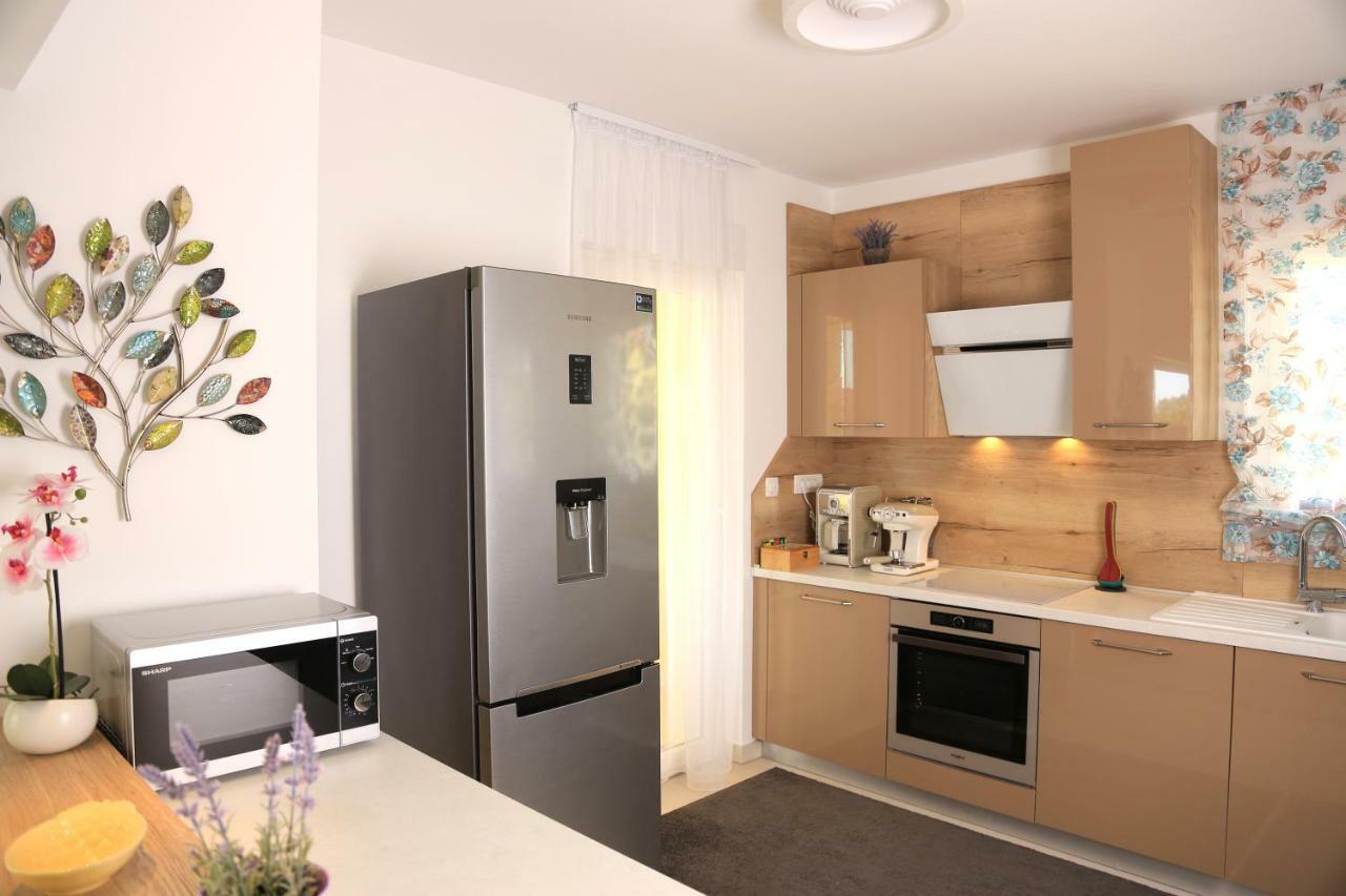 Luxury Villa Lidija Brzac Екстер'єр фото
